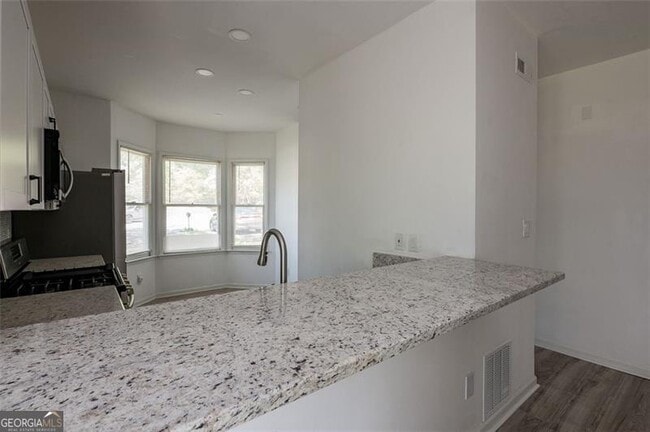 Building Photo - 348 Lakeridge Ct