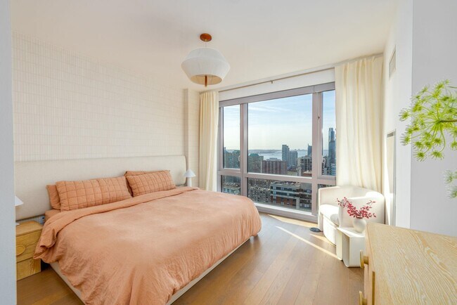 Building Photo - 75 Park Ln S