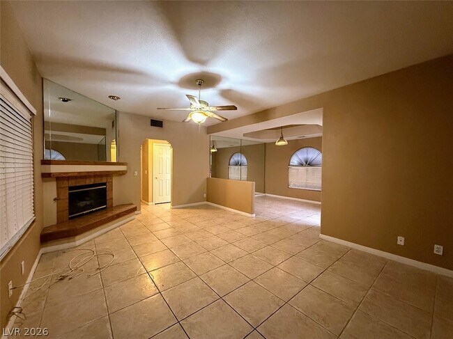 Building Photo - 1403 Santa Margarita St