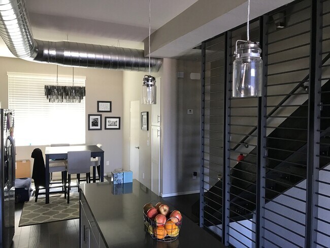 Building Photo - Beautiful Property with Contemporary Flair
