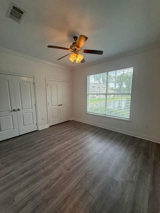 Building Photo - STUNNING VIEWS! AVAILABLE NOW!