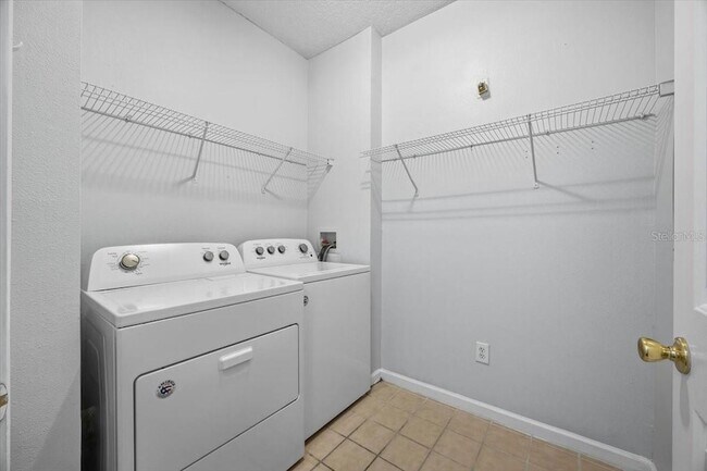 Building Photo - 14353 Fredricksburg Dr