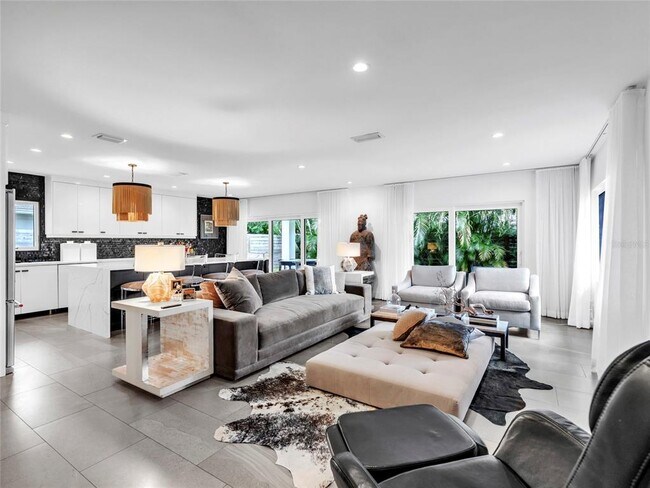 Building Photo - 4021 21st Ave N