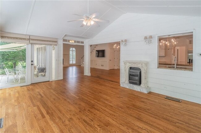 Building Photo - 530 Saddlebrook Dr