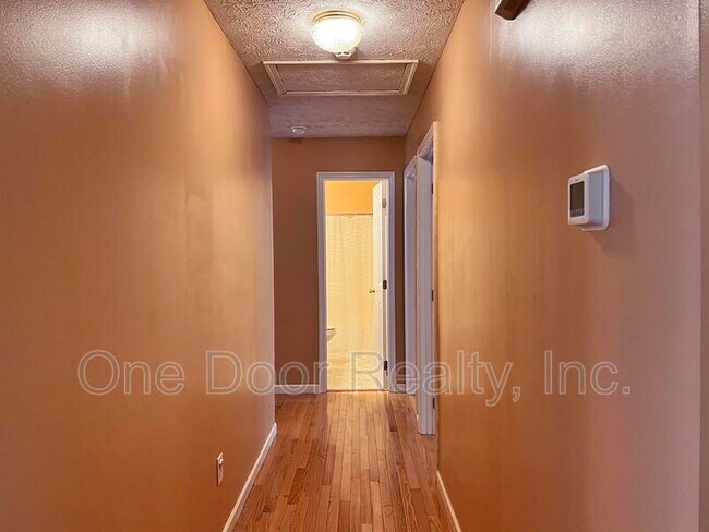 Building Photo - 134 Point O Woods