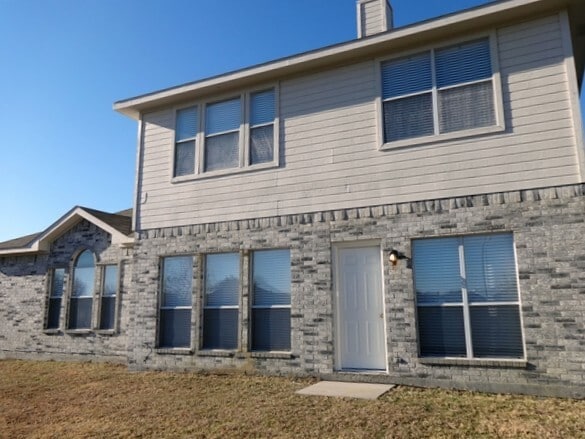Building Photo - 3006 Bradwood Ave