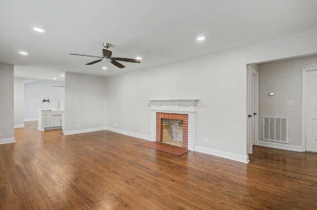 Building Photo - Charming 3-Bed/2.5-Bath Ranch in Durham