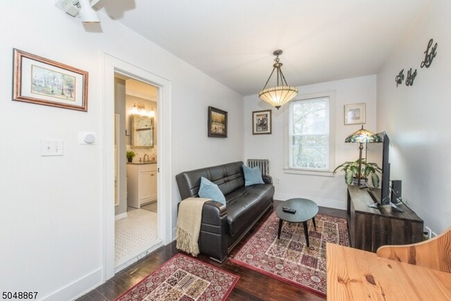 Building Photo - 116 Baldwin St