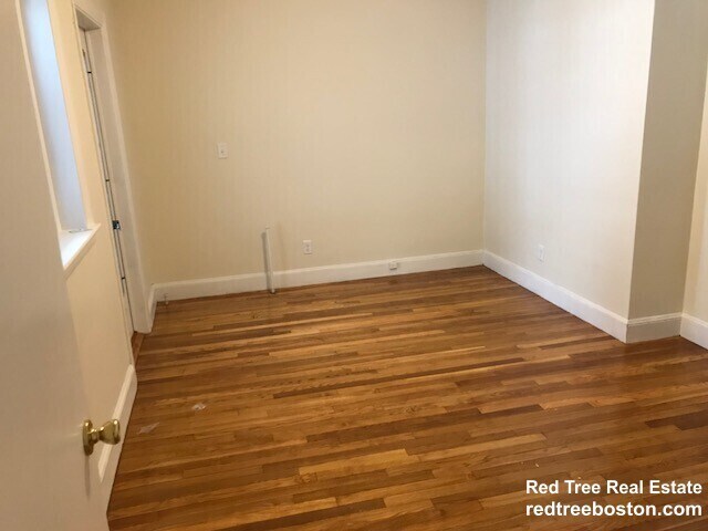 Building Photo - 33 Lancaster Terrace