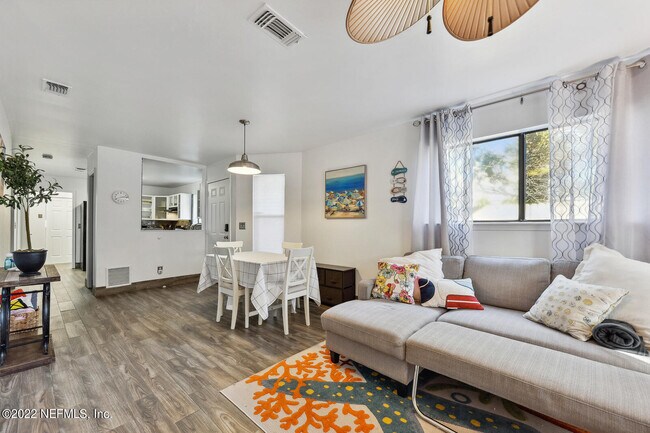 Building Photo - 512 10th Pl S