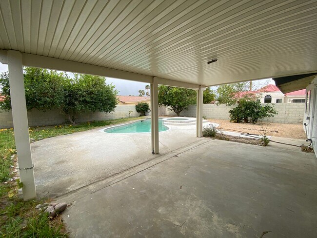 Building Photo - 68305 Encinitas Rd