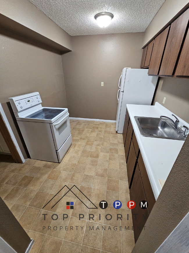 Building Photo - 1 Bedroom | 1 Bathroom Unit in Dysart Avai...