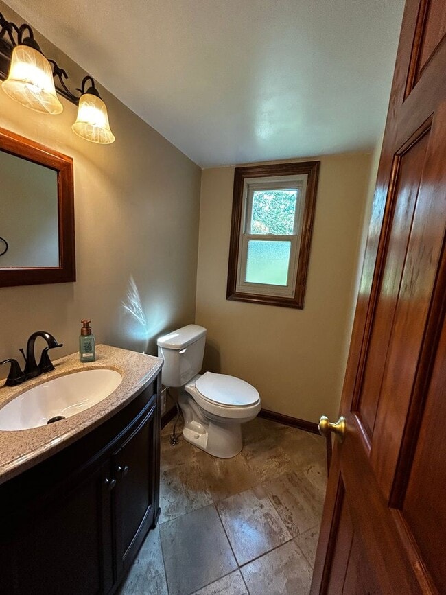 Building Photo - 4 Bedroom Home in Ann Arbor School District