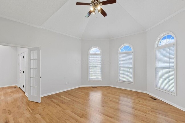 Building Photo - 100 Bermuda Dr