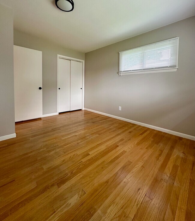 Building Photo - 4016 Alice Ave