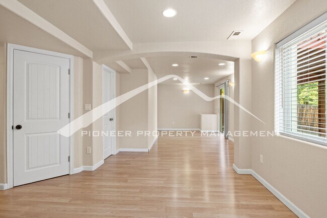 Building Photo - Spacious 4-Bed, 3.5-Bath Home with Walkout Basement, Oversized Deck enclosed yard, AC and 2-Car G...