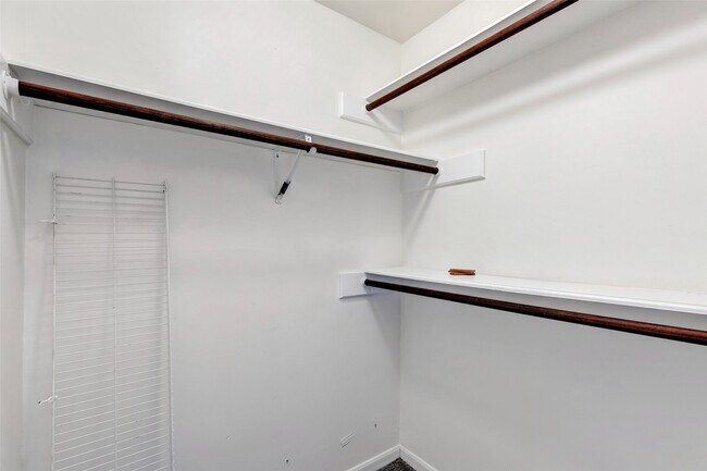 Building Photo - 7703 Pine Cup Dr