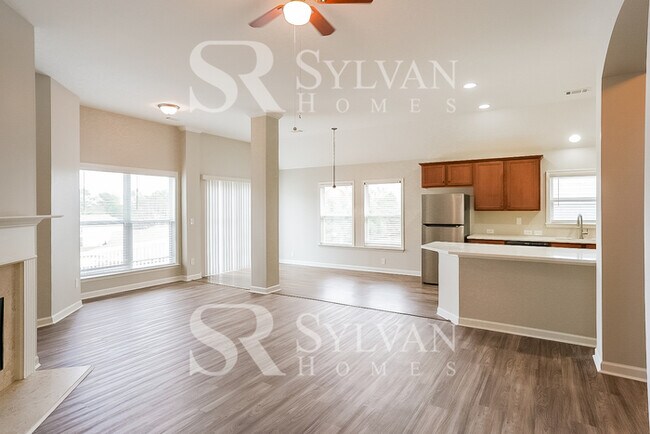 Building Photo - Enjoy living the good life in this 3 bedroom, 2 bathroom home