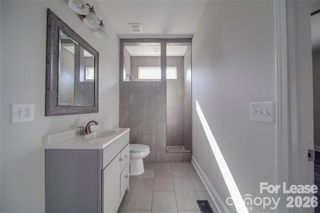 Building Photo - 112 Rockwell Ct