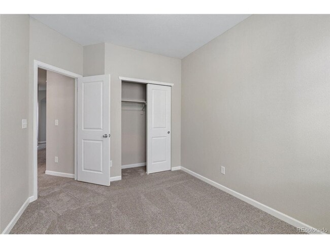 Building Photo - Charming 3BR Townhome in Golden