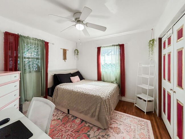 Building Photo - Fully Updated and Move-In Ready St. Pete Home – Minutes to Downtown & Beach - 2bed | 1bath