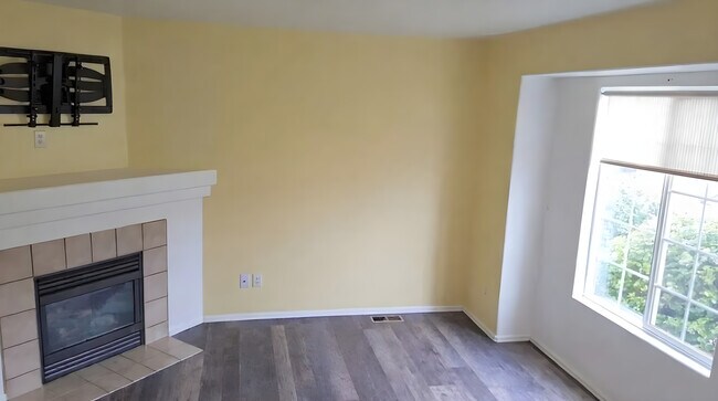 Building Photo - 387 Ellers Grove