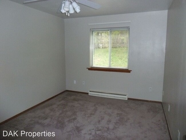 Building Photo - W194N16510 Eagle Dr