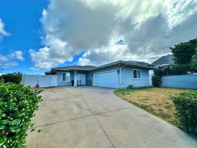 Building Photo - 3 Bedroom / 2.5 Bathroom House for rent in the Waiolani Mauka Subdivision. Pet friendly!