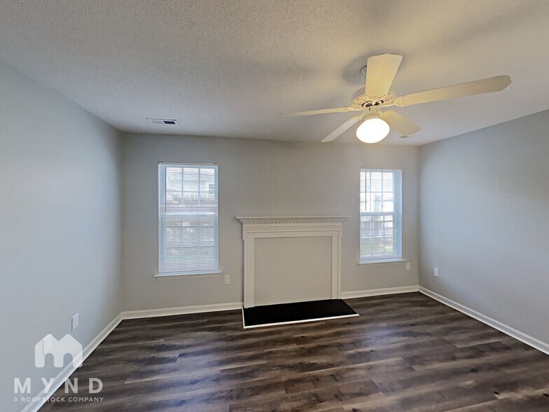 Building Photo - 6 Yorkfield Ct