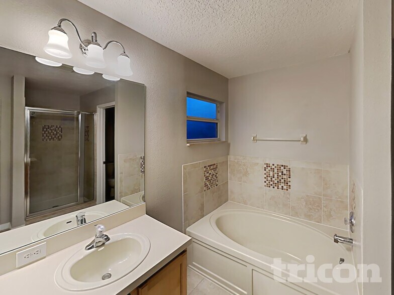 Building Photo - 11348 Callaway Pond Dr
