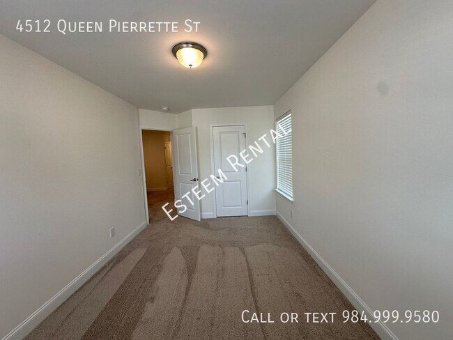 Building Photo - 4512 Queen Pierrette St