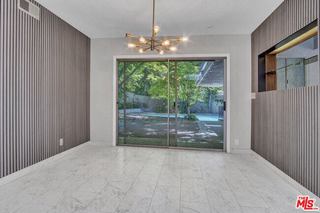 Building Photo - 11410 Canton Dr