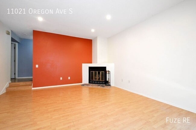 Building Photo - 11021 Oregon Ave S
