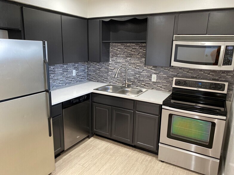Renovated Kitchen - 1218 S Shiloh Rd