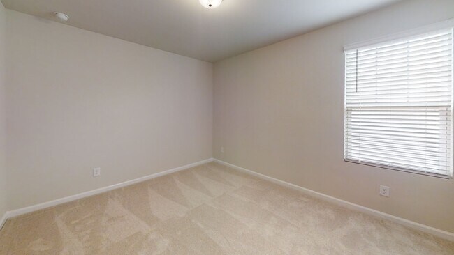 Building Photo - 103 Silver Fir Ln