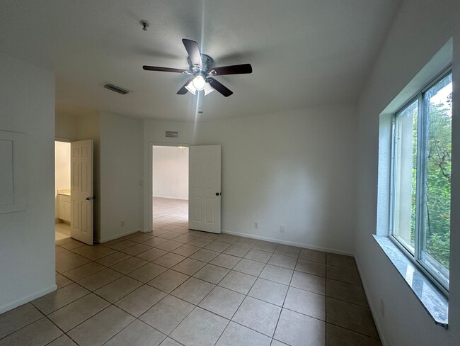 Building Photo - 3 Bedroom Townhome in West Palm Beach