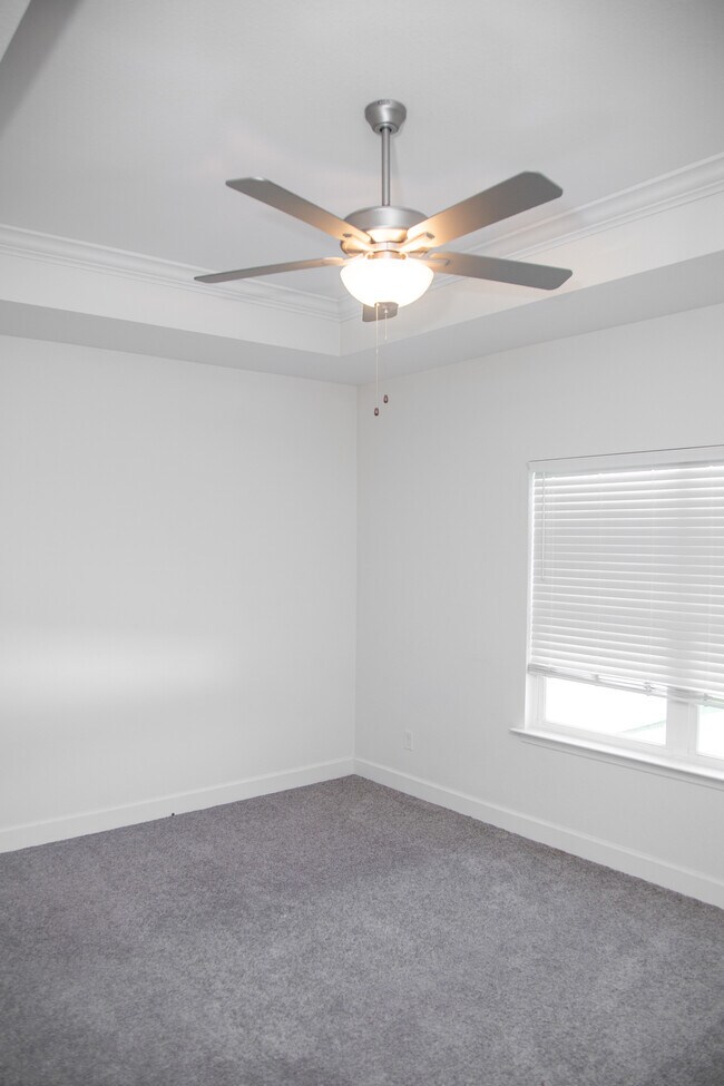 Building Photo - 2284 Lexington Parc Dr