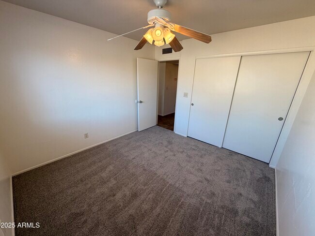 Building Photo - 1421 N Salida Del Sol