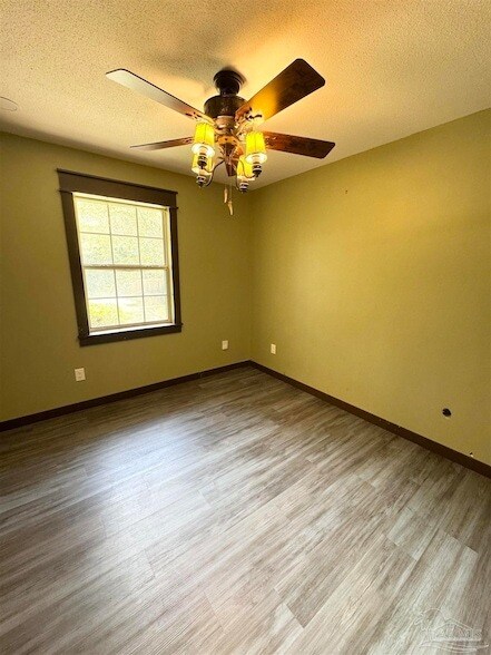 Building Photo - 9720 Sandpiper St