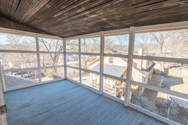 Building Photo - 306 Brooks St