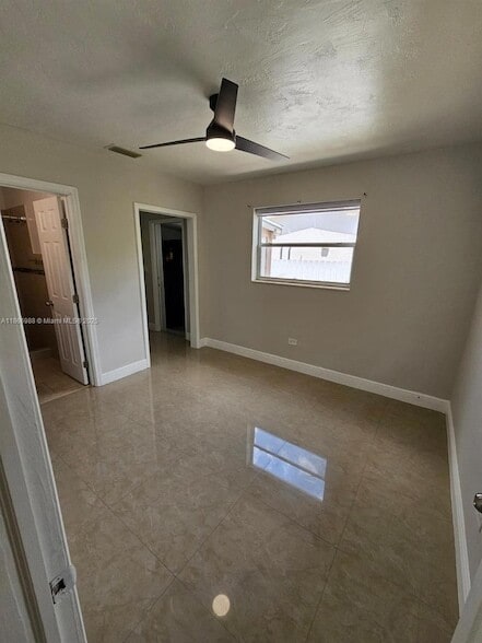 Building Photo - 1020 N 74th Way