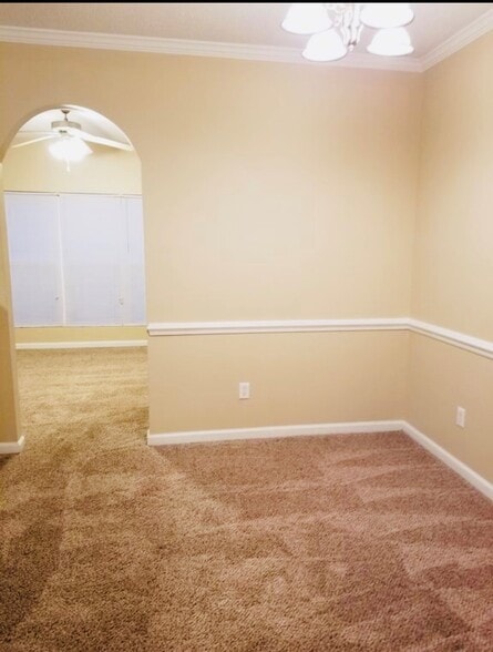 Dining Area - 4925 Sierra Way