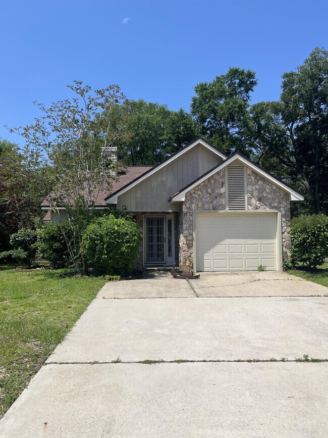 Building Photo - 1305 Ariel Ct