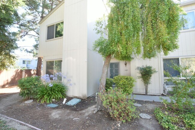 Primary Photo - Beautiful 3 Bedroom 2.5 Bath End Unit Town...