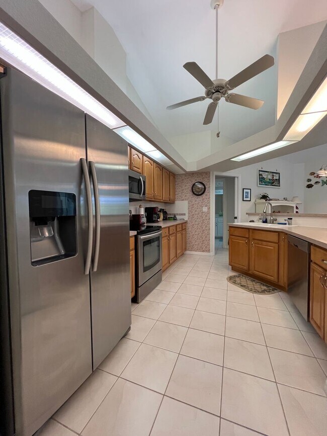 Building Photo - FURNISHED SHORT TERM RENTAL - 3 Bed / 2 Bath - Single Family Pool Home - $5,000/month ** Heated S...