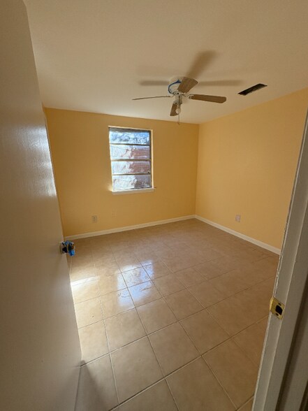 Building Photo - 8935 Altamont Dr