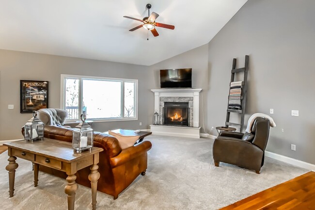 Building Photo - Warm and Luxurious 4 bedroom Executive Estate