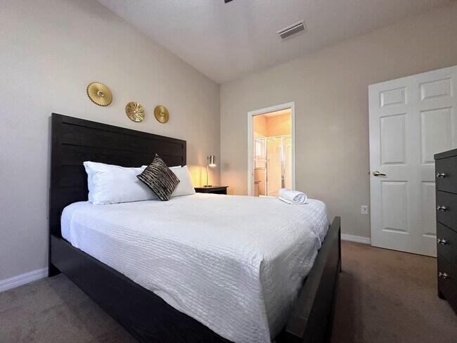 Building Photo - 160 Minniehaha Cir