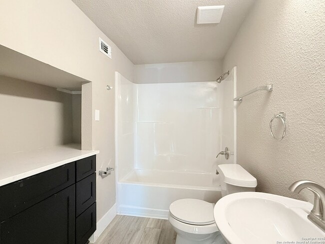 Building Photo - 312 Avondale Ave