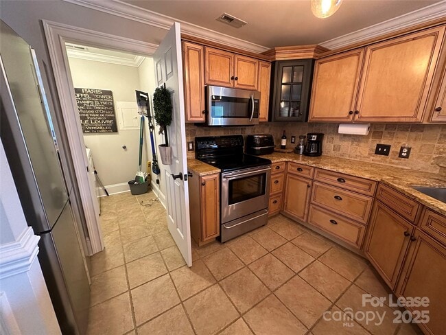 Building Photo - 1205 Torrence Cir